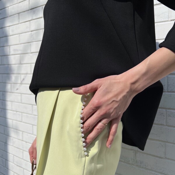 センタープレスパールビーズ付きパンツ